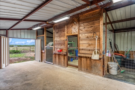 Impeccable remodeled Home on 49.9 acres -Bring the Horses - image 34