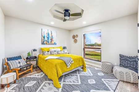 Impeccable remodeled Home on 49.9 acres -Bring the Horses - image 6