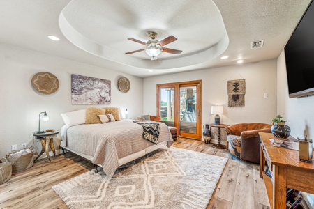 Impeccable remodeled Home on 49.9 acres -Bring the Horses - image 17