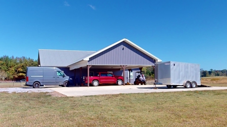 Charming 4-Bedroom, 3-Bathroom Barndominium in Rutledge, AL - image 5