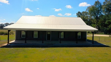 Charming 4-Bedroom, 3-Bathroom Barndominium in Rutledge, AL - image 48