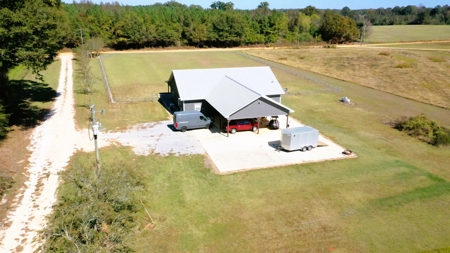 Charming 4-Bedroom, 3-Bathroom Barndominium in Rutledge, AL - image 42