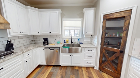 Charming 4-Bedroom, 3-Bathroom Barndominium in Rutledge, AL - image 12