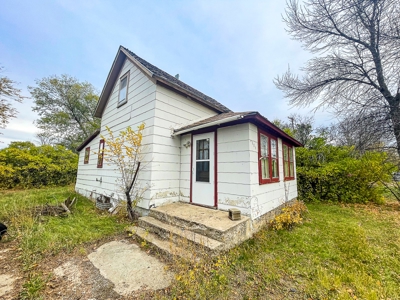 Residential Home in Malta MT Fixer-Upper Investment Property - image 6