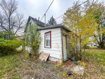 Residential Home in Malta MT Fixer-Upper Investment Property - image 4