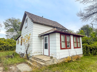 Residential Home in Malta MT Fixer-Upper Investment Property - image 2