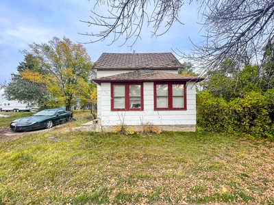 Residential Home in Malta MT Fixer-Upper Investment Property - image 8