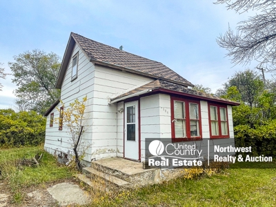 Residential Home in Malta MT Fixer-Upper Investment Property - image 1
