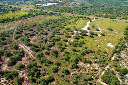 22 Acre property for sale on Hwy 277, Carrizo Springs - image 4