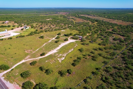 22 Acre property for sale on Hwy 277, Carrizo Springs - image 2
