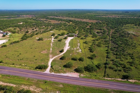 22 Acre property for sale on Hwy 277, Carrizo Springs - image 1