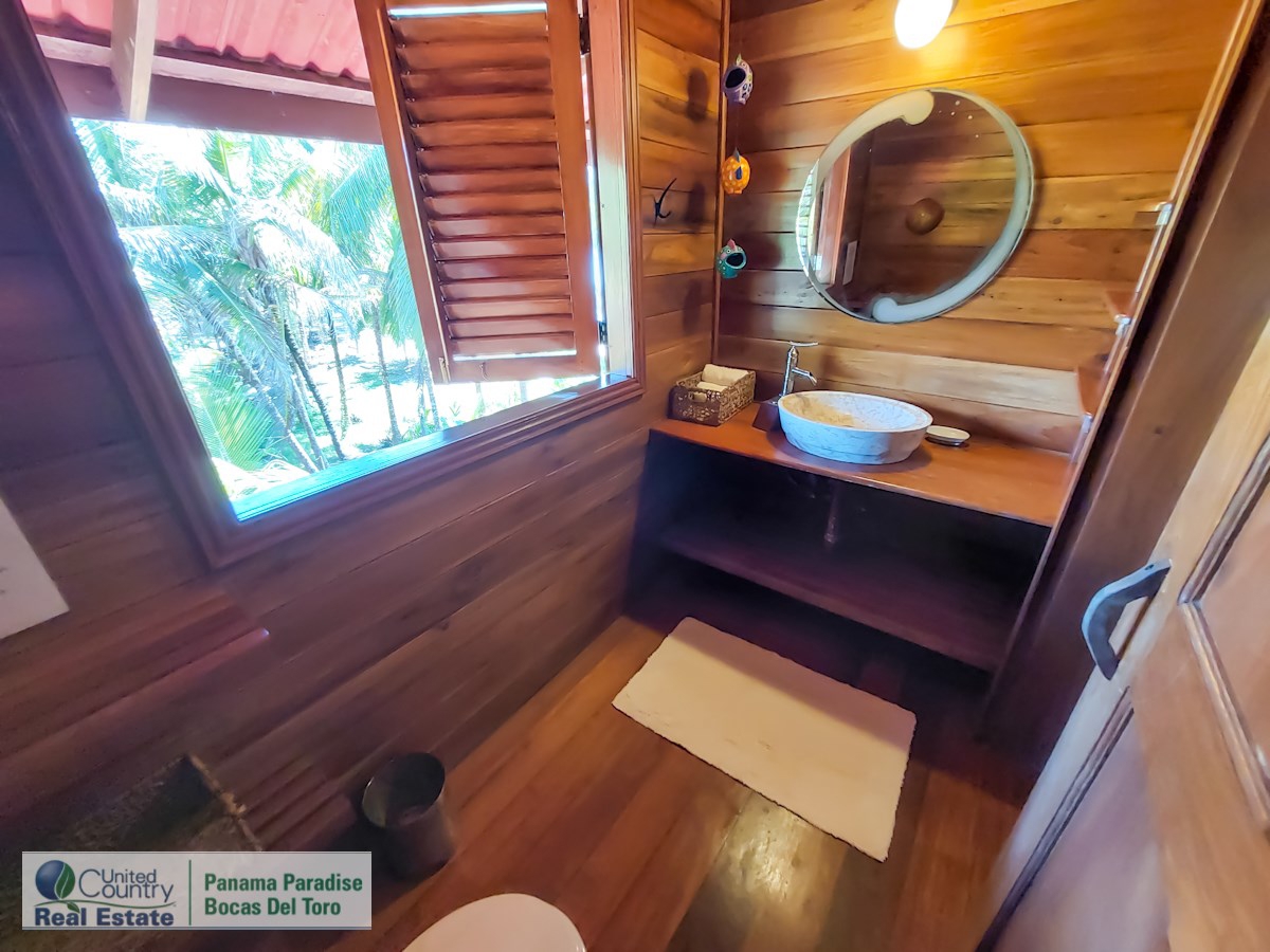 Beachfront Home with Private Dock — Isla Bastimentos, Bocas del Toro - 32