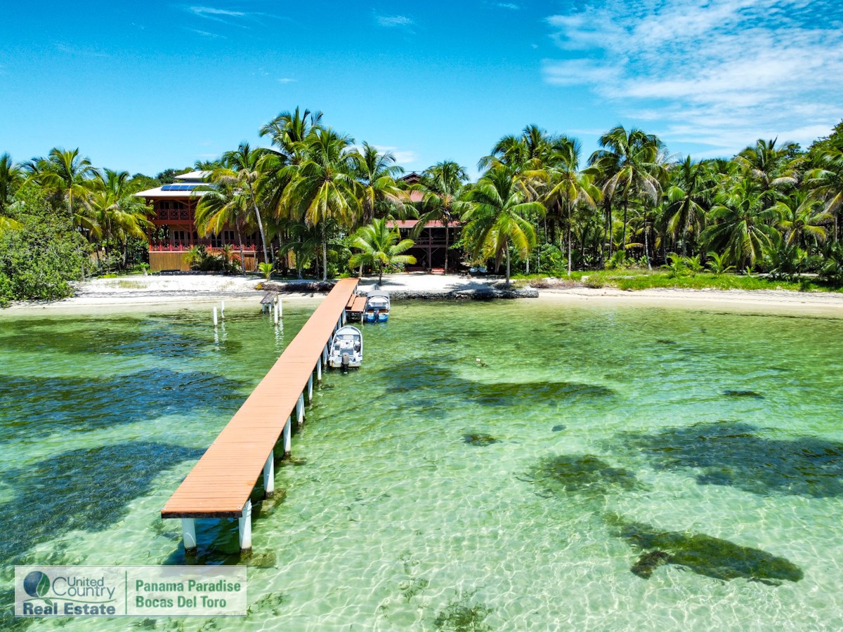 Beachfront Home with Private Dock — Isla Bastimentos, Bocas del Toro - 4