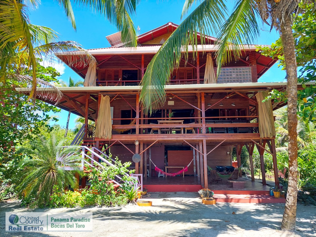Beachfront Home with Private Dock — Isla Bastimentos, Bocas del Toro - 3