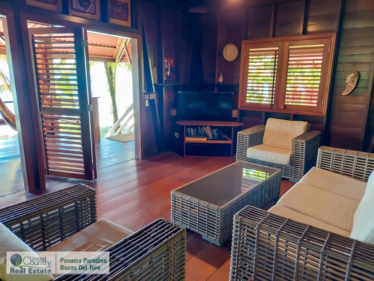 Beachfront Home with Private Dock — Isla Bastimentos, Bocas del Toro - 16