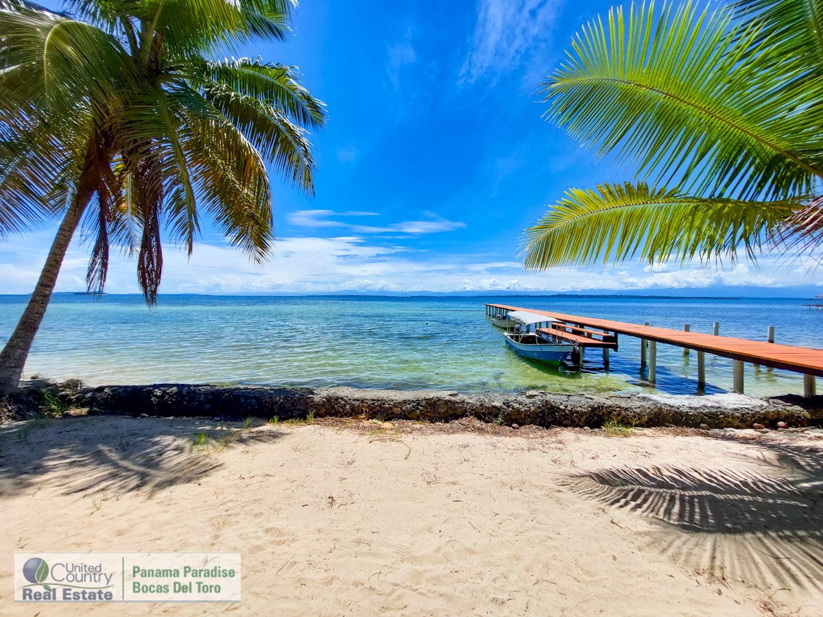 Beachfront Home with Private Dock — Isla Bastimentos, Bocas del Toro - 9