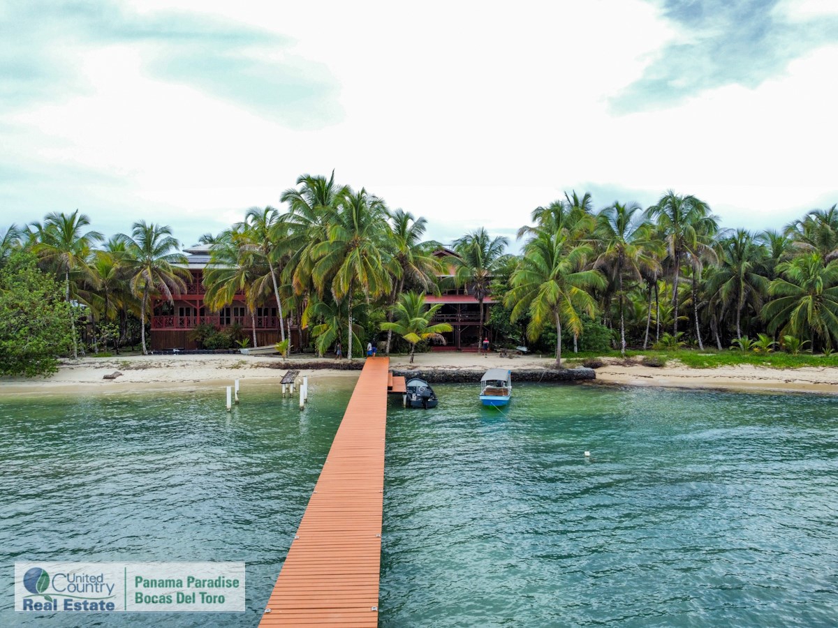 Beachfront Home with Private Dock — Isla Bastimentos, Bocas del Toro - 44