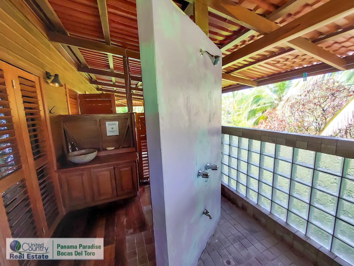 Beachfront Home with Private Dock — Isla Bastimentos, Bocas del Toro - 34