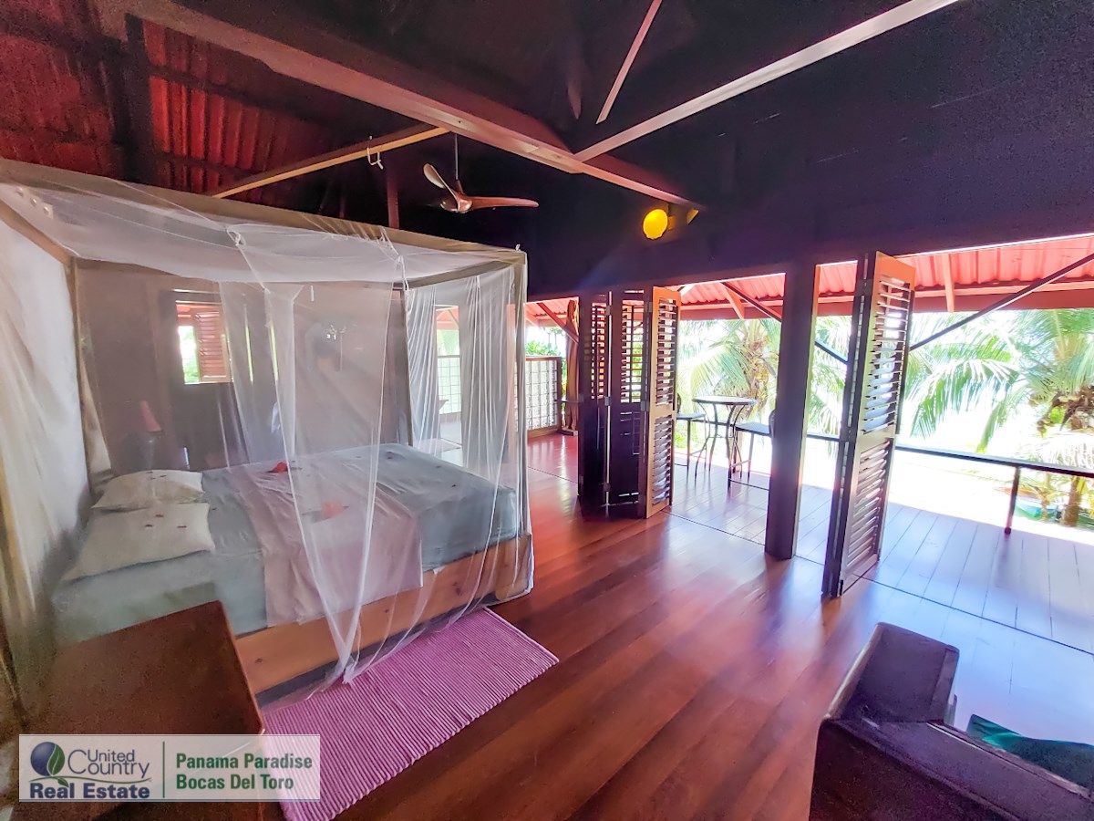 Beachfront Home with Private Dock — Isla Bastimentos, Bocas del Toro - 22