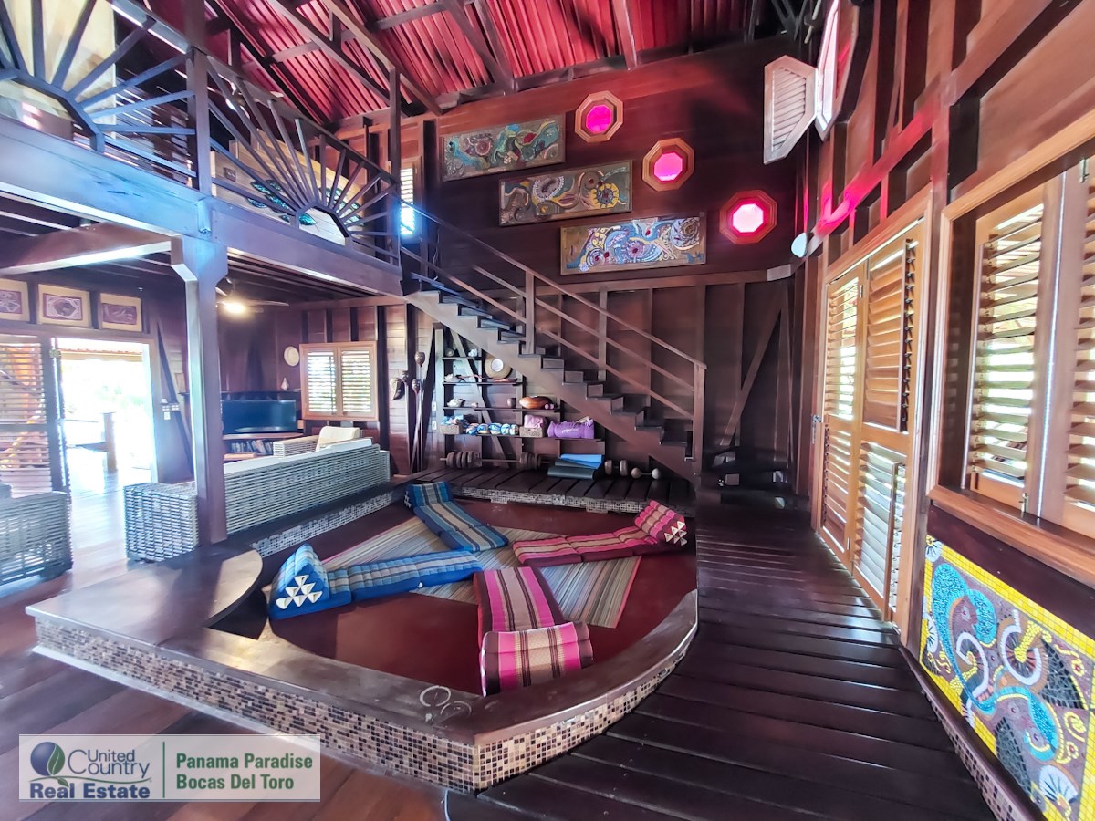 Beachfront Home with Private Dock — Isla Bastimentos, Bocas del Toro - 19