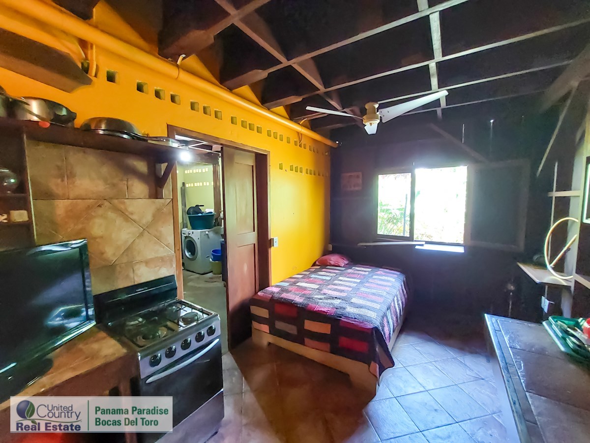 Beachfront Home with Private Dock — Isla Bastimentos, Bocas del Toro - 37