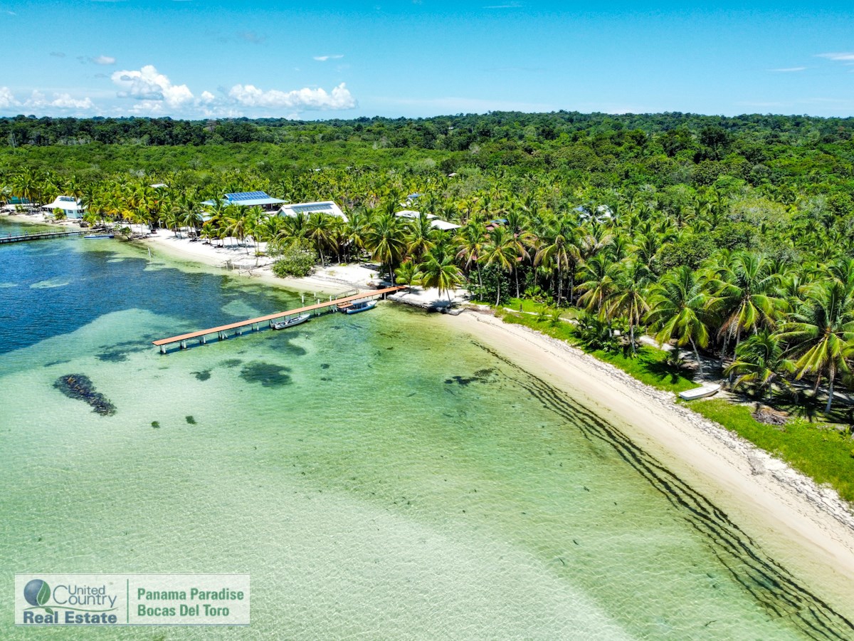 Beachfront Home with Private Dock — Isla Bastimentos, Bocas del Toro - 8