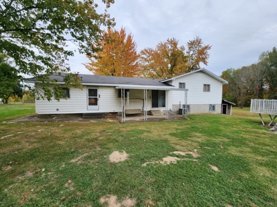 3/4 Bedroom, 2 Bath Country Home w/Outbuildings and Pool - image 7