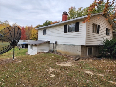 3/4 Bedroom, 2 Bath Country Home w/Outbuildings and Pool - image 3