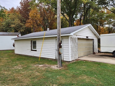 3/4 Bedroom, 2 Bath Country Home w/Outbuildings and Pool - image 8