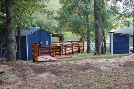 Elegant Lake Home with Comfortable Boathouse. - image 2