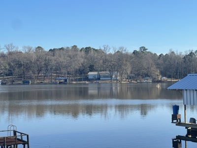 Elegant Lake Home with Comfortable Boathouse. - image 43