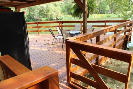 Elegant Lake Home with Comfortable Boathouse. - image 4