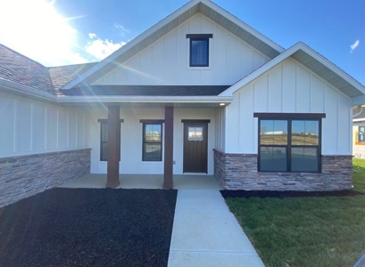 New Construction overlooking Golf Course in Boonville MO - image 17
