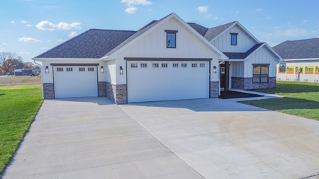New Construction overlooking Golf Course in Boonville MO - image 20