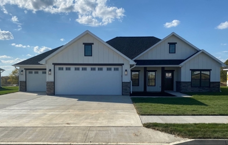 New Construction overlooking Golf Course in Boonville MO - image 1