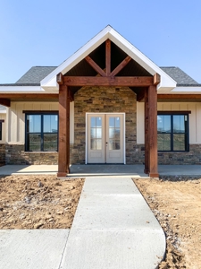 Beautiful New Home overlooking Golf Course in Boonville MO - image 4