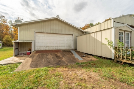 Country Home and 3.44+/- Acres in Oregon County - image 13