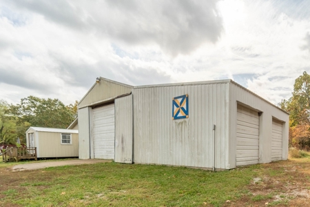 Country Home and 3.44+/- Acres in Oregon County - image 12