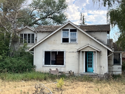 Tulelake Acreage and Fixer Upper For Sale - image 1