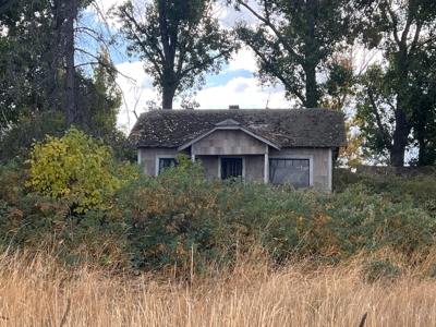 Tulelake Acreage and Fixer Upper For Sale - image 12