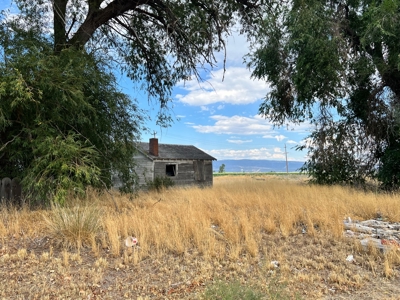 Tulelake Acreage and Fixer Upper For Sale - image 5