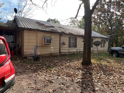 Home and 3+/- Acres in Alton Missouri - image 11