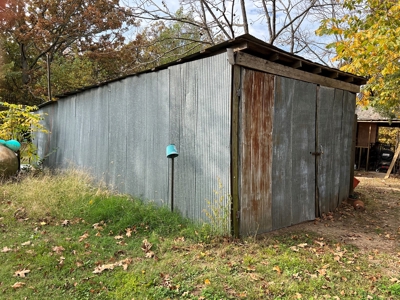 Home and 3+/- Acres in Alton Missouri - image 3
