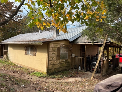 Home and 3+/- Acres in Alton Missouri - image 2