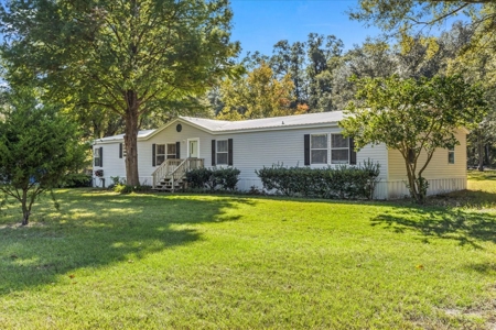 Single Family Home in High Springs Florida - image 2