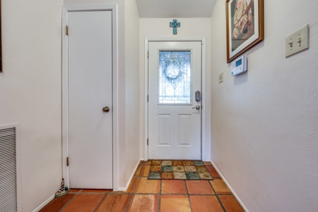 3/2 Home in Desireable Braun Station West NW San Antonio - image 4