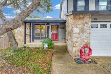 3/2 Home in Desireable Braun Station West NW San Antonio - image 3