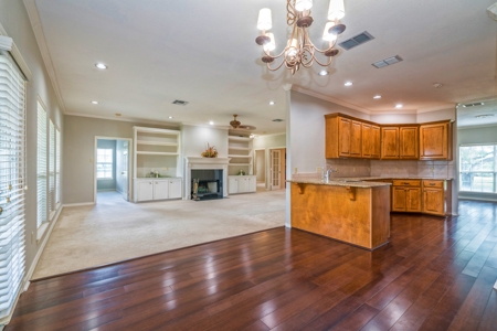 Country Home on Acreage near Corpus Christi, Texas - image 8