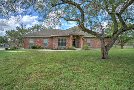 Country Home on Acreage near Corpus Christi, Texas - image 3