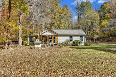 Country Home for Sale in Lawrence County, Tennessee - image 1